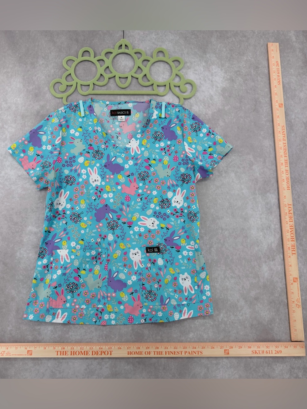 koi women’s scrub uniform Bunny Print Scrub Top- Turquoise Multicolor Accents m
